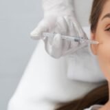 Paciente en consulta dermatologica